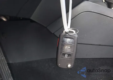 2015 Volkswagen Jetta 1.8T Se z USA, uszkodzony, nr VIN 3VWD17AJ3FM297668